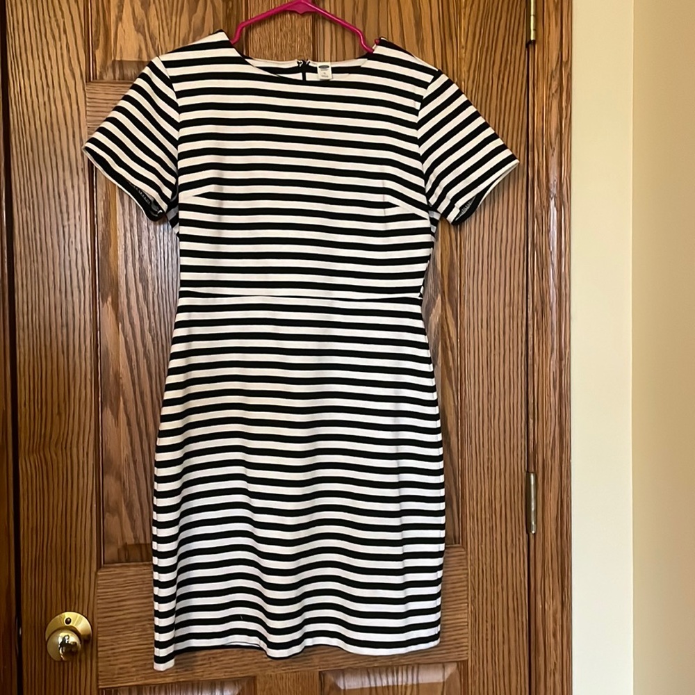 Old Navy B/W Ponte Knit Dress